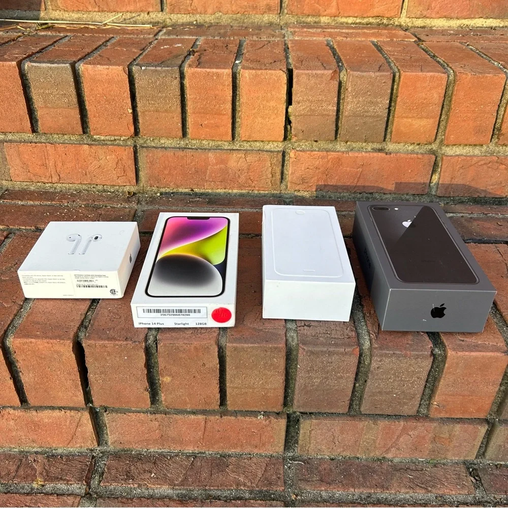 APPLE AIR PODS AND CELL PHONE EMPTY BOXES